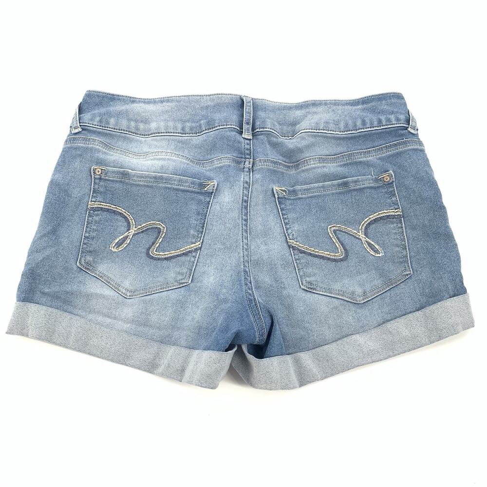 Wallflower The Ultra Fit Rolled Cuffed Jean Short 11 Womens Light Wash Denim - Picture 2 of 6